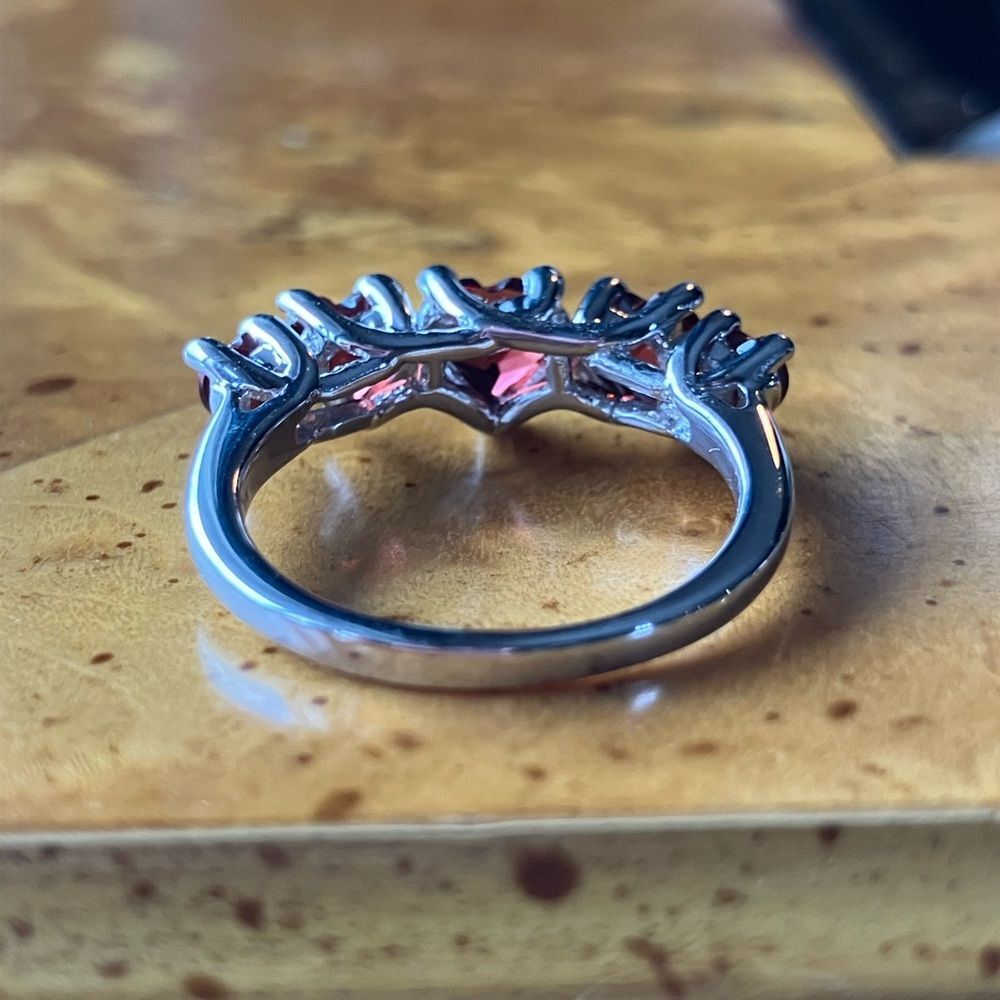 Natural Red Garnet Sterling Silver Heart Ring Size 7 - Picture 5 of 10